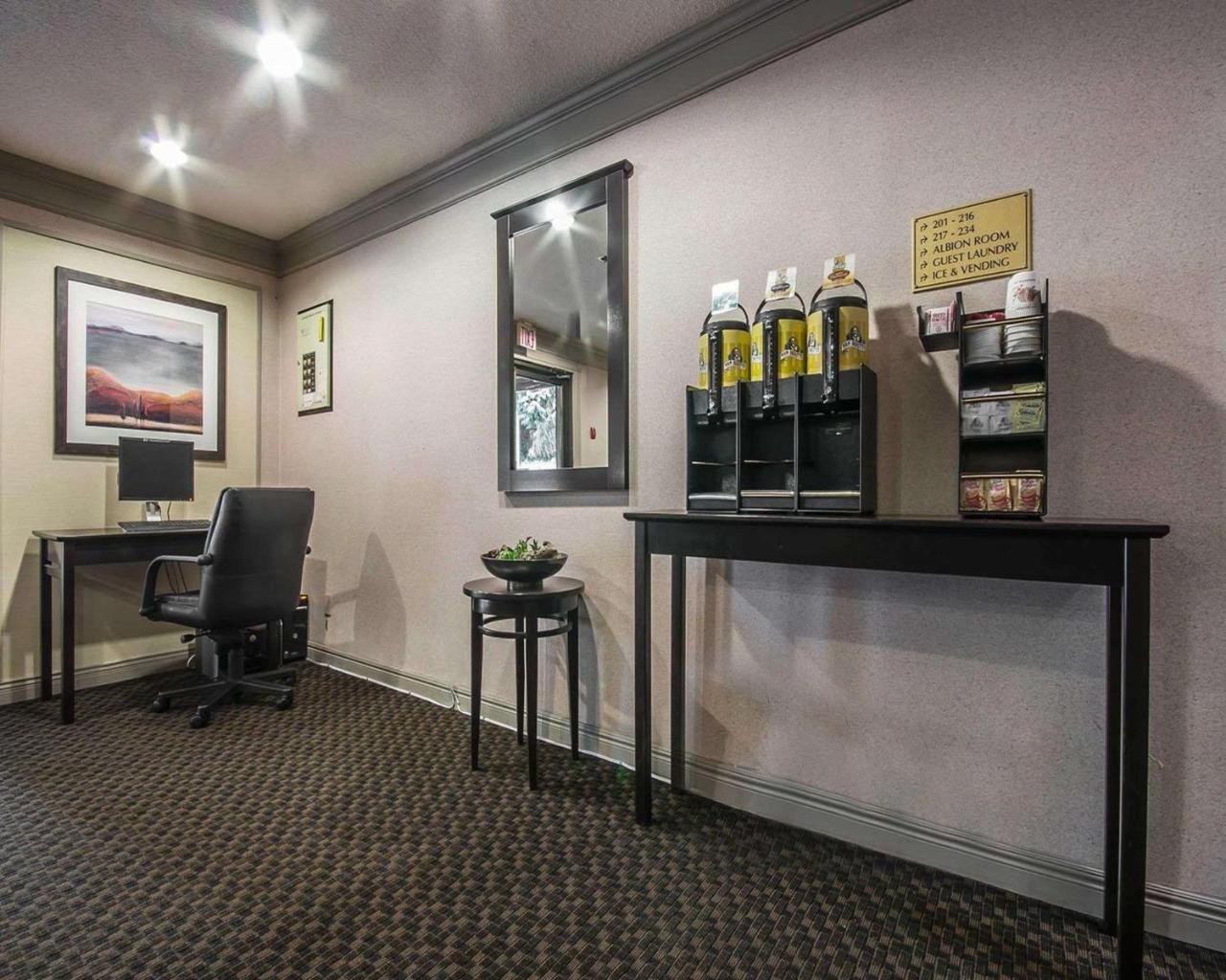 Art Infiniti Hotel Pitt Meadows Zewnętrze zdjęcie