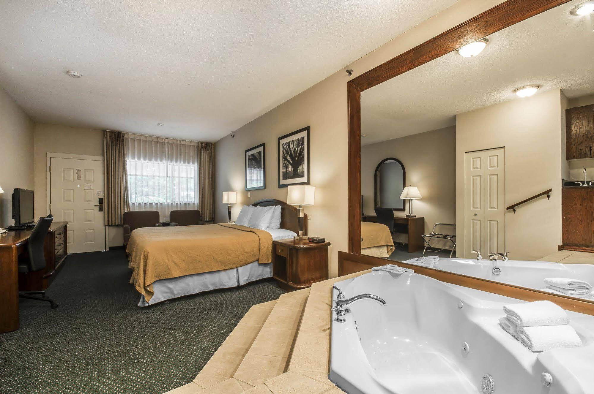 Art Infiniti Hotel Pitt Meadows Zewnętrze zdjęcie